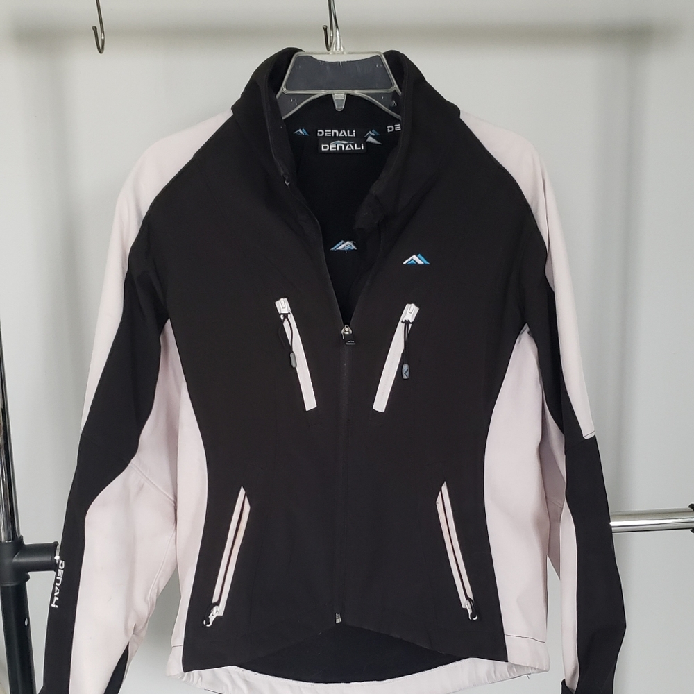 Womens soft shell jacket small
